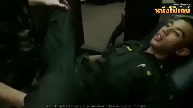 คลิปโป๊เกย์ xxx คลิปหลุดทหารเกณฑ์เย็ดนายสิบ นายสิบเกย์โดนทหารเกณฑ์หื่นเงี่ยนทั้งคู่จับเย็ดตูดคาเครื่องแบบ โคตรมันส์