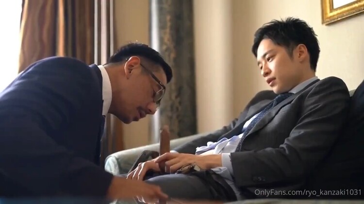 คลิปโป๊เกย์ Onlyfans ryo_kanzaki1031 หนุ่มออฟฟิศรูปหล่อโรคจิตซะงั้นเย็ดเจ้านายเฉยหวังสูงมากแบบนี้จะได้ขึ้นเงินเดือนรึเปล่า